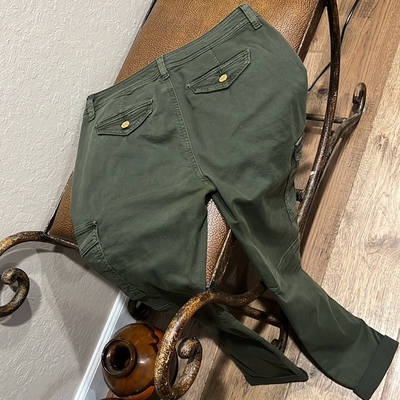 Michael Kors Military styled lady’s Green Jeans Stretch Cargo! - Picture 5 of 8